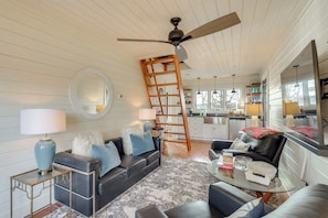 TV - Dock & Serene Views, Lakefront Home in Chappells (Chappells)