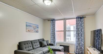 Easy Train Access! Quiet New York Commuter Apt