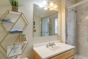 Hair dryer, towels - Mtn-View Angler’s Retreat in Western Wyoming! (Afton)