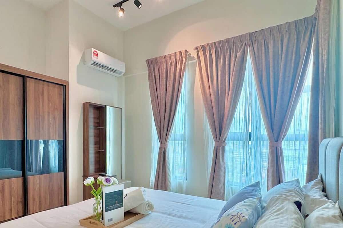 Comfort Apartment, 3 Bedrooms, City View | Blackout curtains, iron/ironing board, free WiFi
