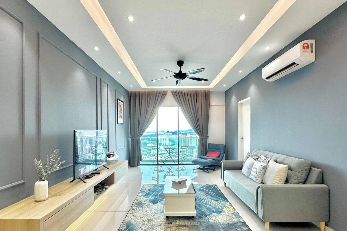 Appartamento Comfort, 3 camere da letto, vista città | Area soggiorno | Smart TV