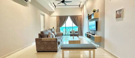Deluxe Apartment, 3 Bedrooms, City View | Living area