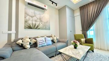 Apartamento Confort, 2 habitaciones, vistas a la ciudad | Zona de estar