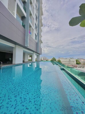 Outdoor pool - Melaka Ong Kim Wee Residence by Stayrene (Malacca City)
