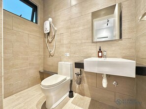 Deluxe-Apartment, 3 Schlafzimmer, Stadtblick | Badezimmer