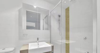 Beachside Modern Apartment Best St Kilda Location