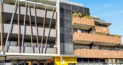 Beachside Modern Apartment Best St Kilda Location