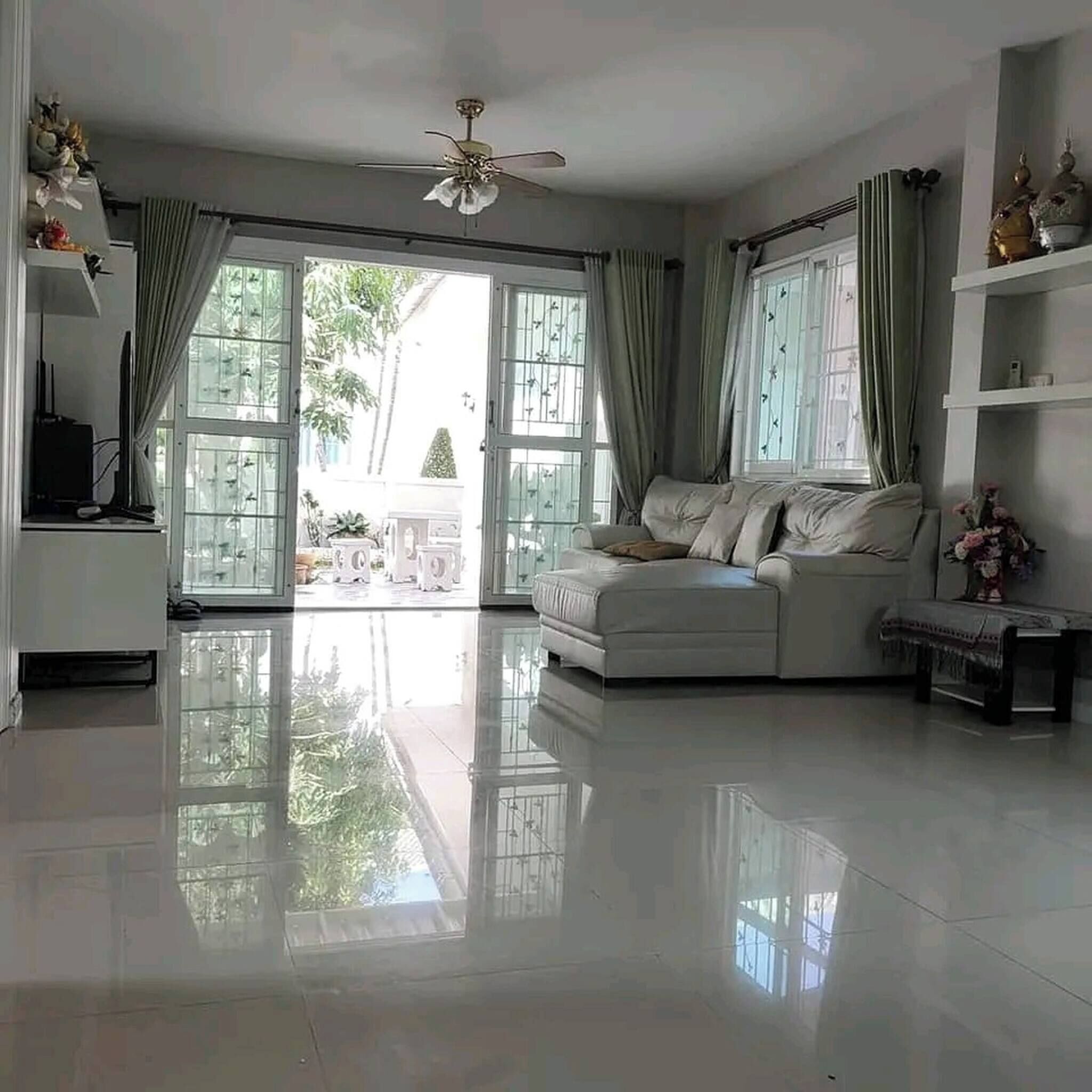 House, 3 Bedrooms, Smoking | Living area