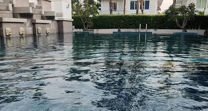 Charming 3-bedroom House With Pool Near Lat Krabang Airport