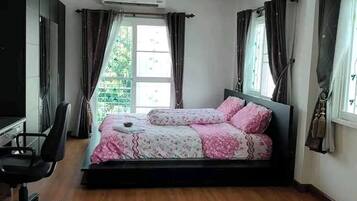 House, 3 Bedrooms, Smoking