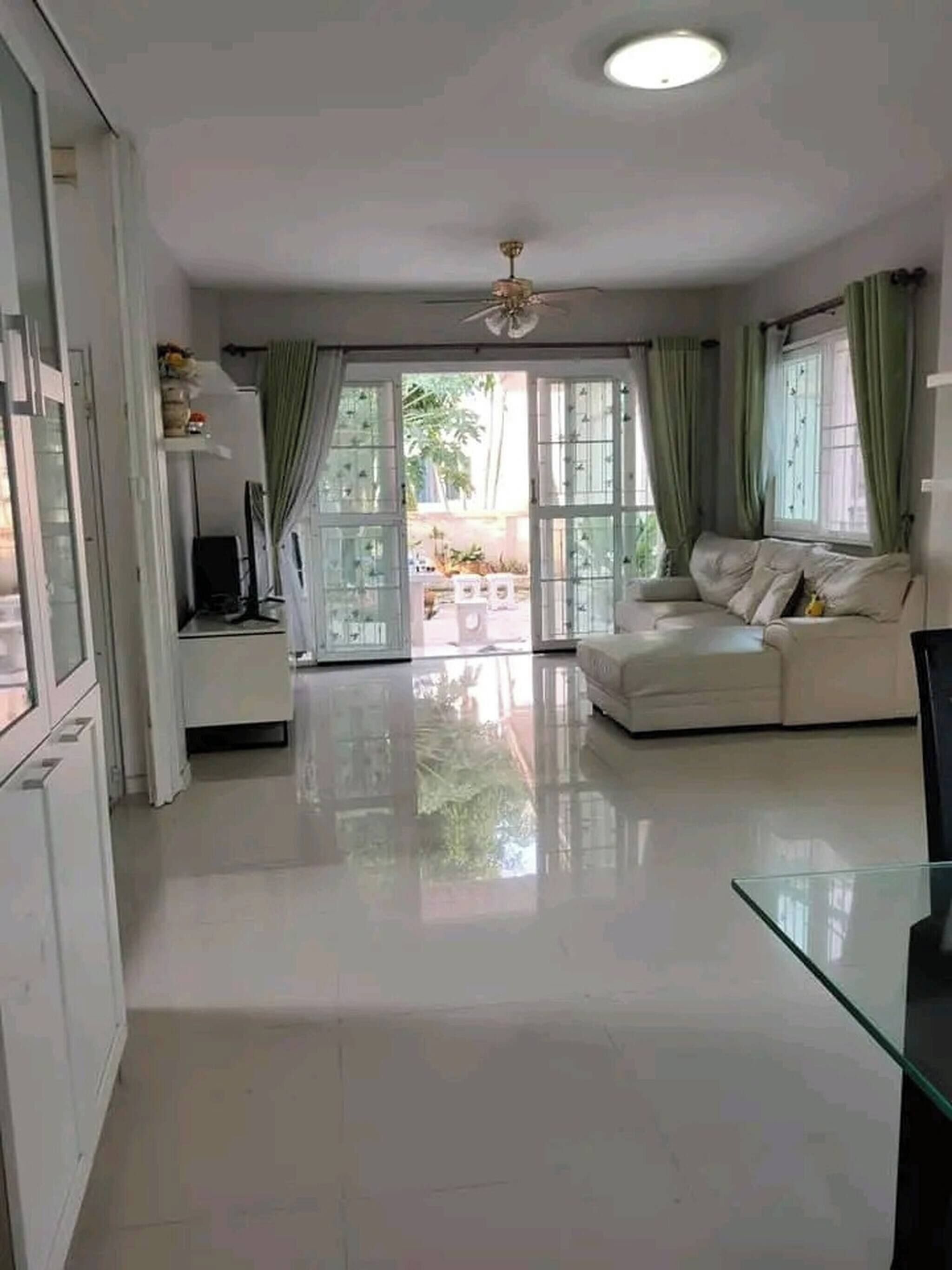 House, 3 Bedrooms, Smoking | Living area