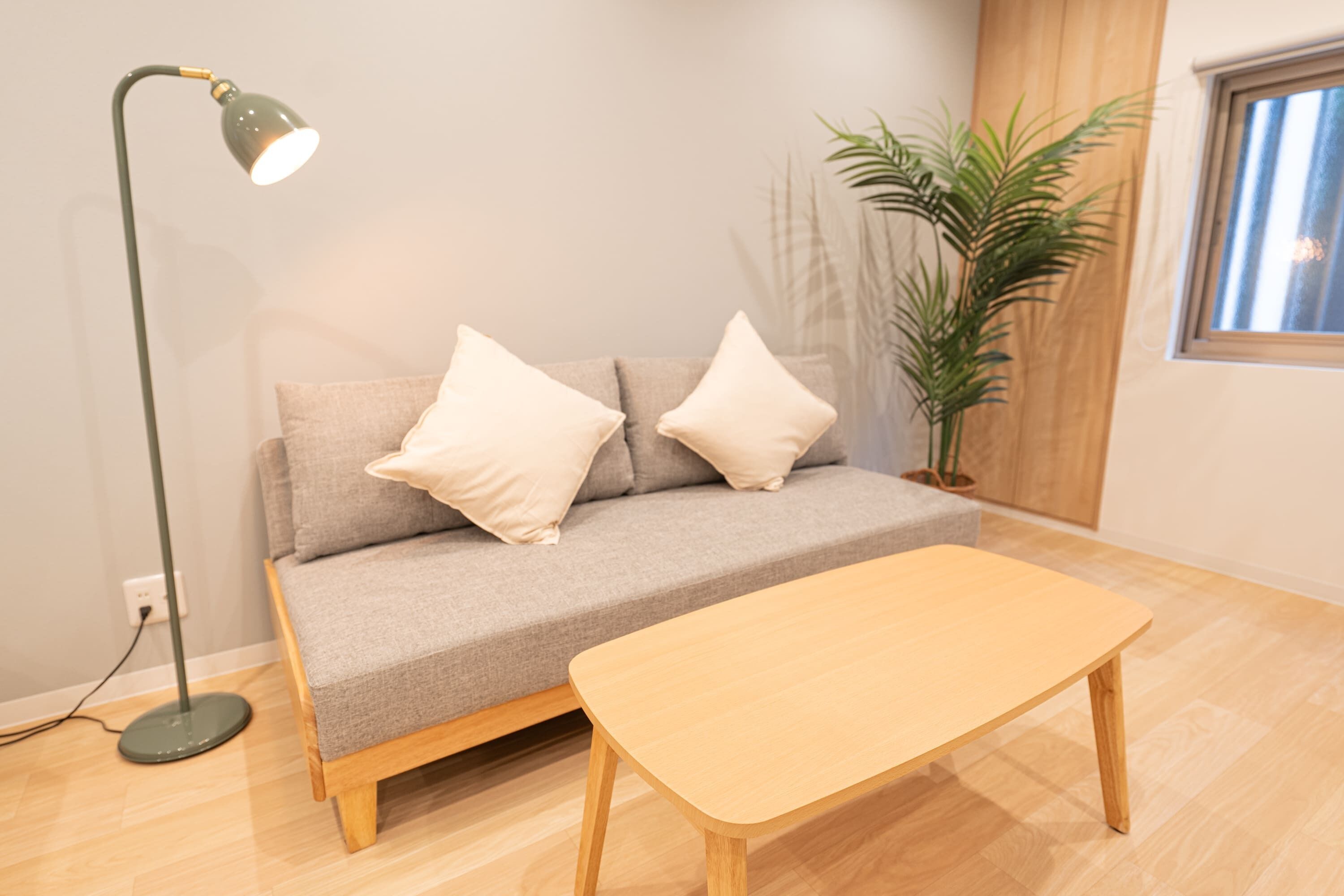 Standard Room, Multiple Beds, Non Smoking, Kitchenette (101) | Living area