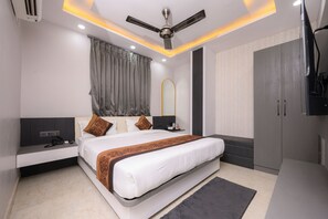 Superior Room, City View | Meja, ruang kerja komputer riba, Wi-fi percuma 