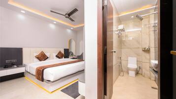 Deluxe Room | Desk, laptop workspace, WiFi (free)