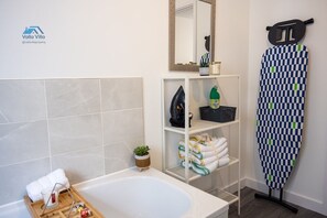 Hårtork och handdukar