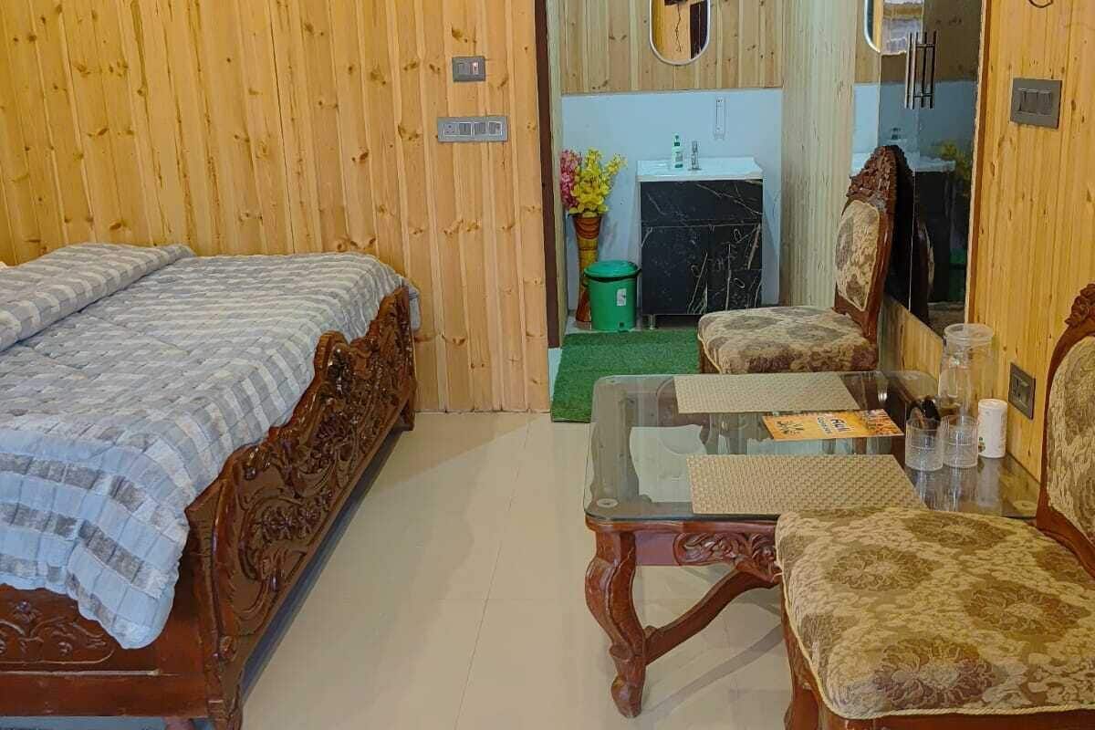 Classic Studio Suite | Free WiFi