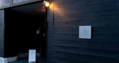 Local Knot Backpackers(Journaling Hostel)
