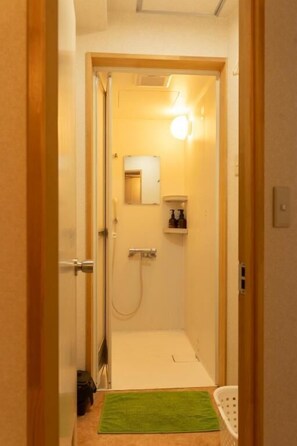 Hair dryer, slippers - Local Knot Backpackers (Nagano)