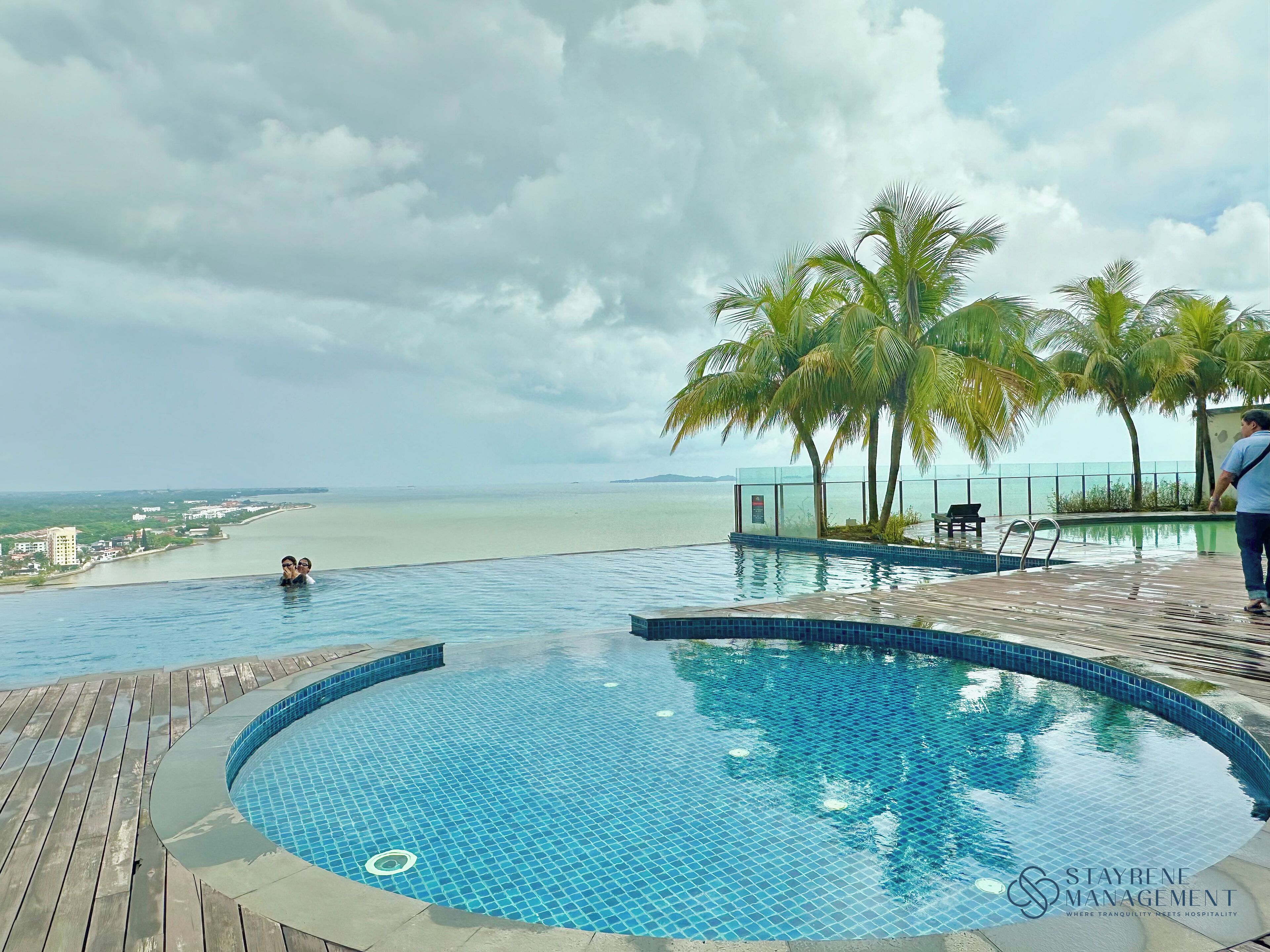 Kolam renang terbuka 