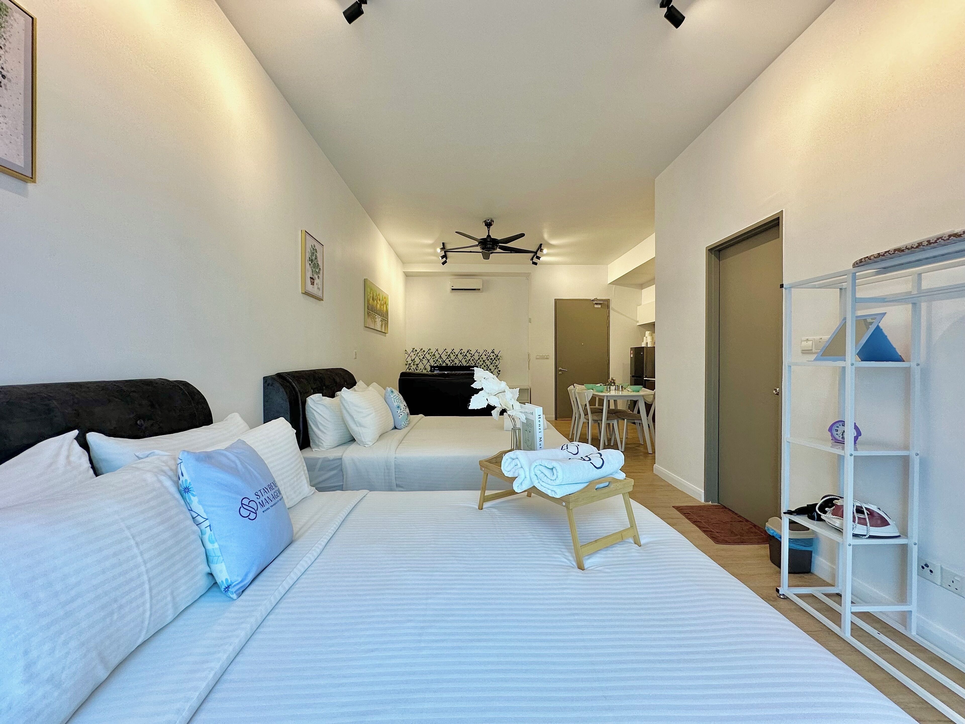 Deluxe Studio, 2 Queen Beds, Balcony, City View