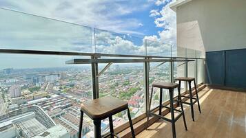 Elite Apartment, 2 Bedrooms, Balcony, City View | Balcony view