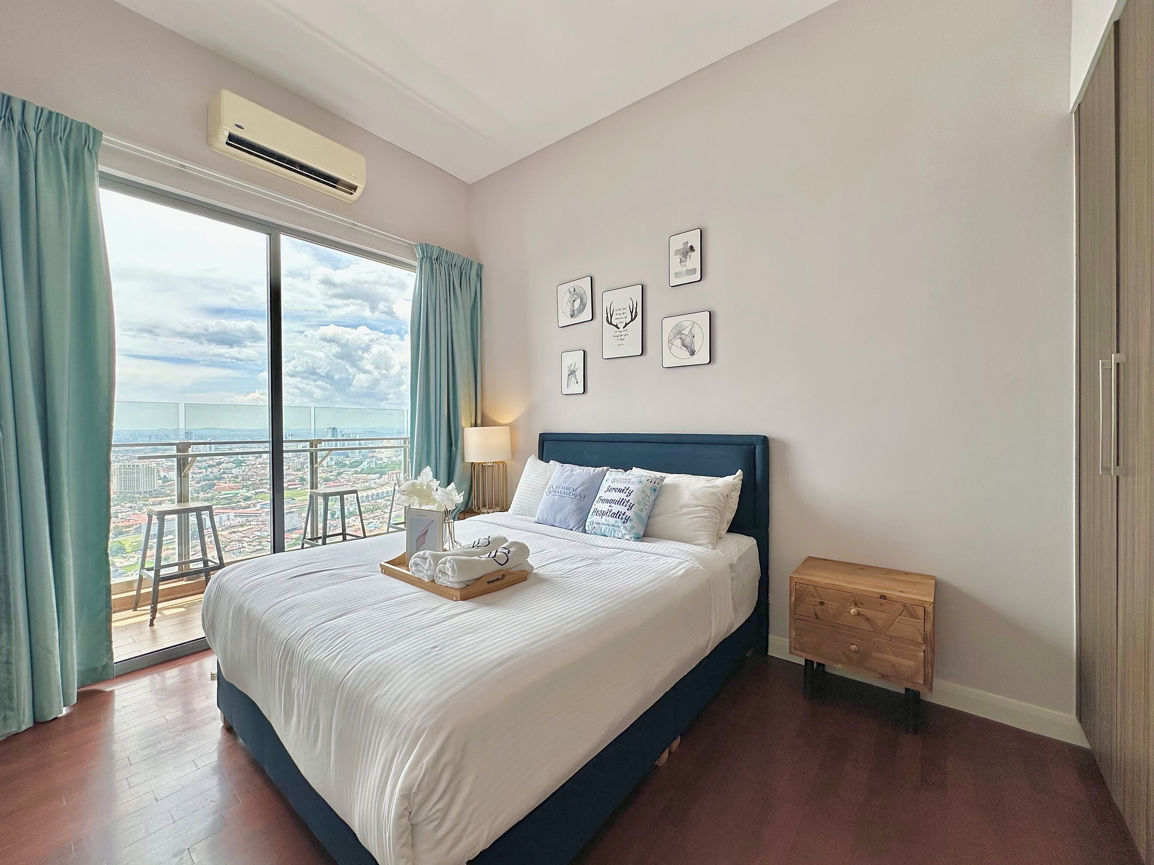 Tabla de planchar con plancha y wifi gratis 