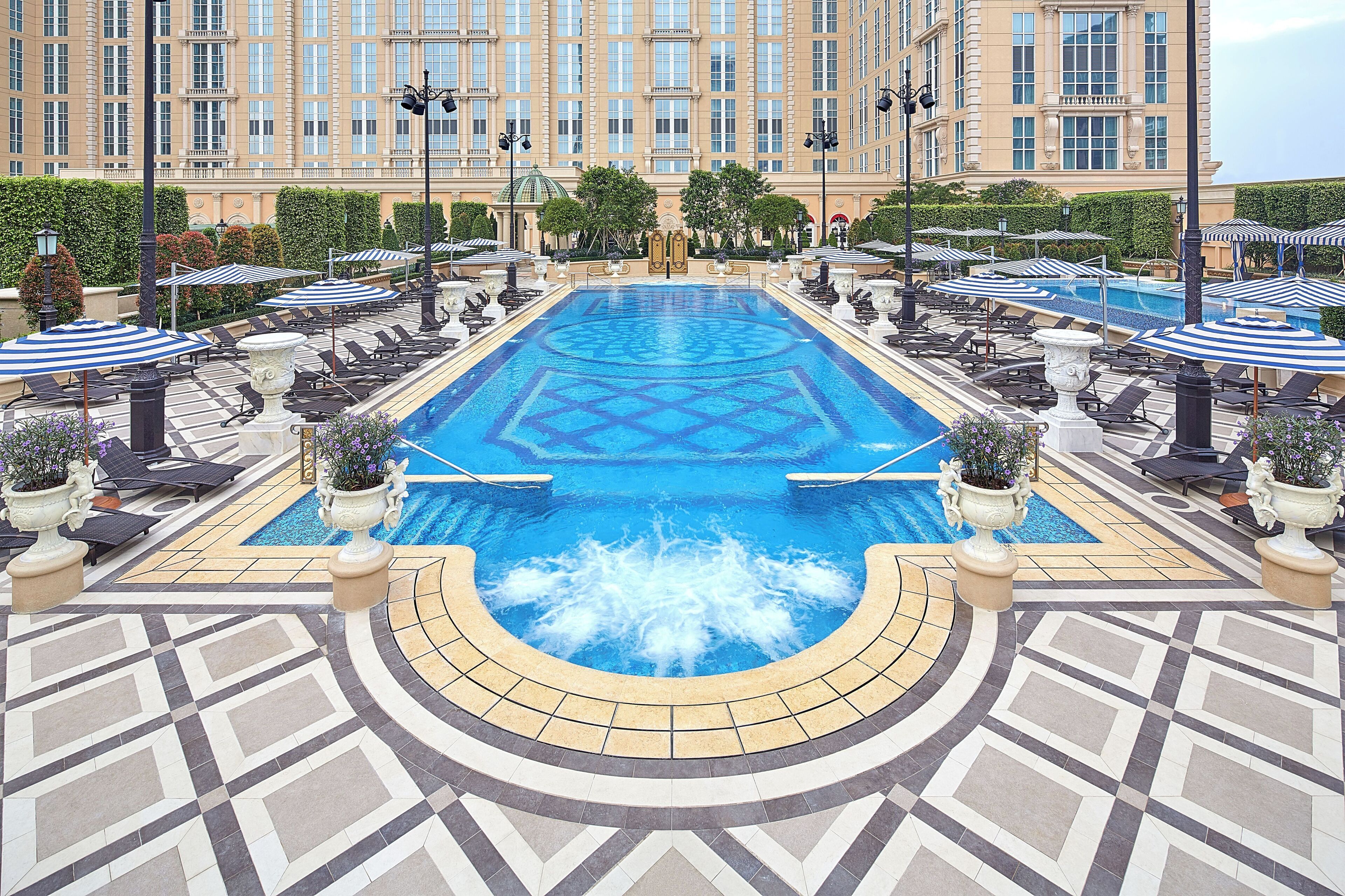 Outdoor pool, pool cabanas (surcharge), pool umbrellas