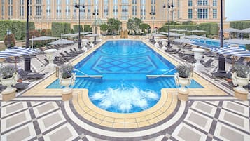 Outdoor pool, pool cabanas (surcharge), pool umbrellas