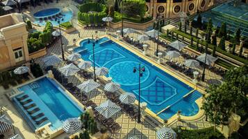 Premium bedding, in-room safe, desk, laptop workspace