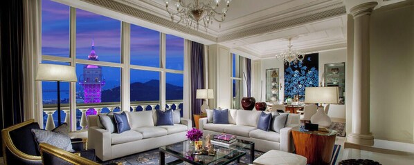 55-inch TV with cable channels - Paiza Lofts at Parisian (Cotai)