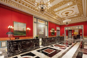 Premium bedding, in-room safe, desk, laptop workspace