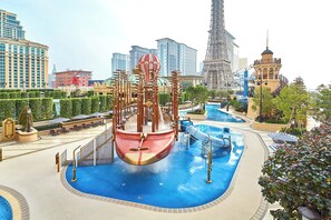 2 hồ bơi ngoài trời, lều (phụ phí), dù/ô trên bãi biển/hồ bơi 