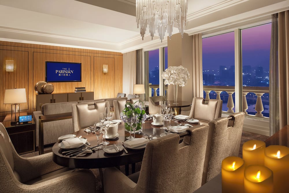Paiza Lofts at Parisian