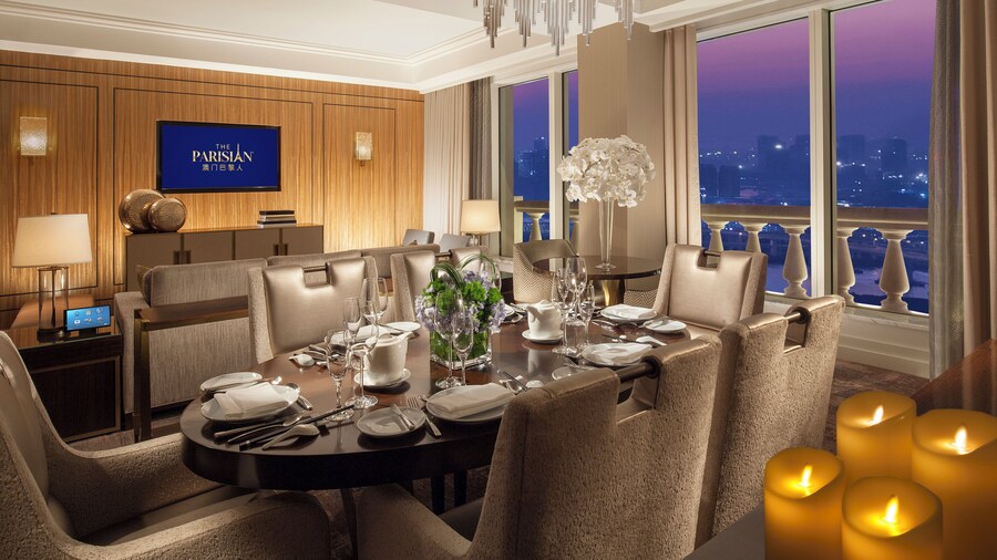 Paiza Lofts at Parisian