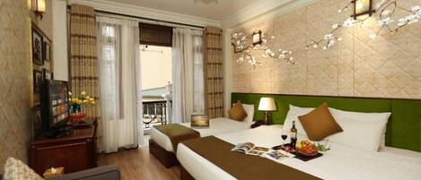 In-room safe, soundproofing, iron/ironing board, free WiFi