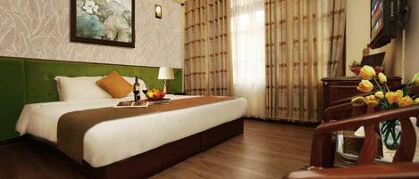 In-room safe, soundproofing, iron/ironing board, free WiFi