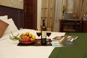 Superior Double Room | In-room safe, soundproofing, iron/ironing board, free WiFi - Hanoi Golden Lotus & Spa (Hanoi)