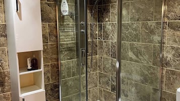 Bungalow, 1 Bedroom, Balcony | Bathroom
