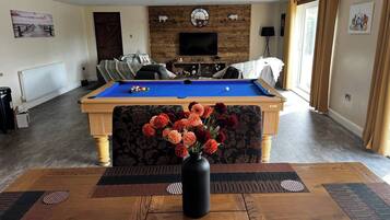 Bungalow, 1 Bedroom, Balcony | Games room