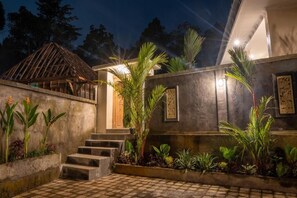 Double Room, Pool View | Exterior detail - Maha Gunung Ubud (Ubud)
