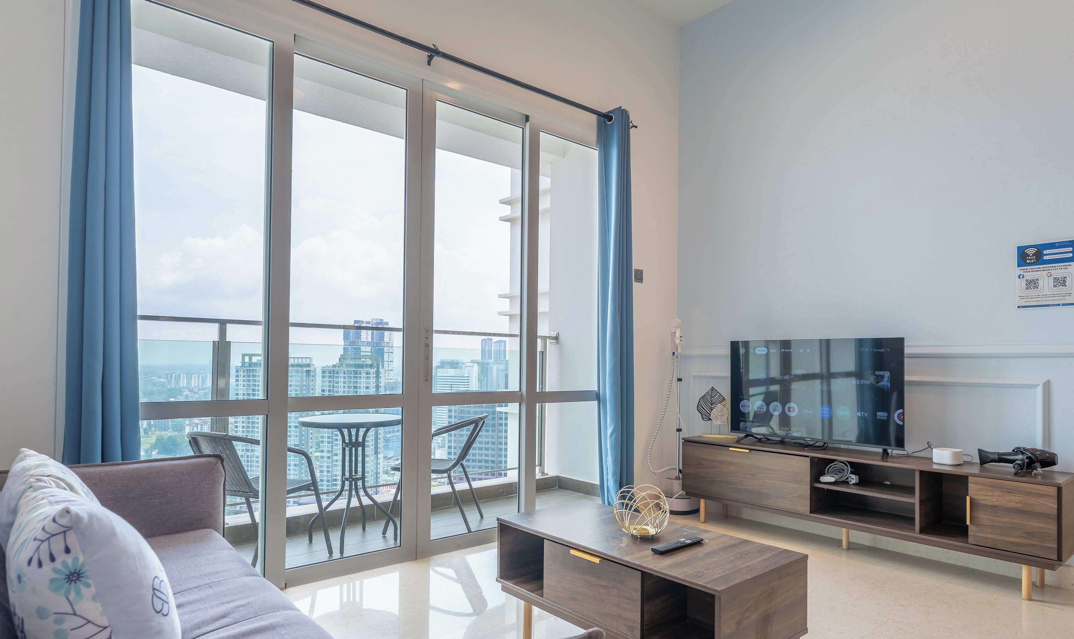 Classic Apartment, 2 Bedrooms, City View | Living area | Flat-screen TV