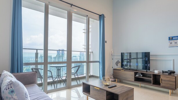 Classic Apartment, 2 Bedrooms, City View | Living area