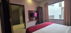 Deluxe Double Room | Desk, laptop workspace, iron/ironing board, free WiFi - Golden Pearl Infront Golden Temple Gate (Amritsar)