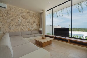 32-inch Smart TV with digital channels - Beyond Villas Seashell by Alfred in Bali (Pecatu)