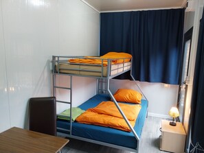 Basic Apartment | Desk, laptop workspace, free WiFi - Kreativhof BIOTOPIA RadApart  (Creglingen)