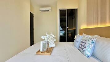 Blackout curtains, iron/ironing board, free WiFi