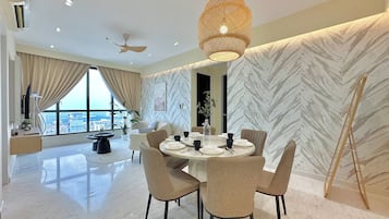 Deluxe Apartment, 3 Bedrooms, City View | Dining