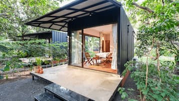 Studio, Stadtblick | Speisen im Freien