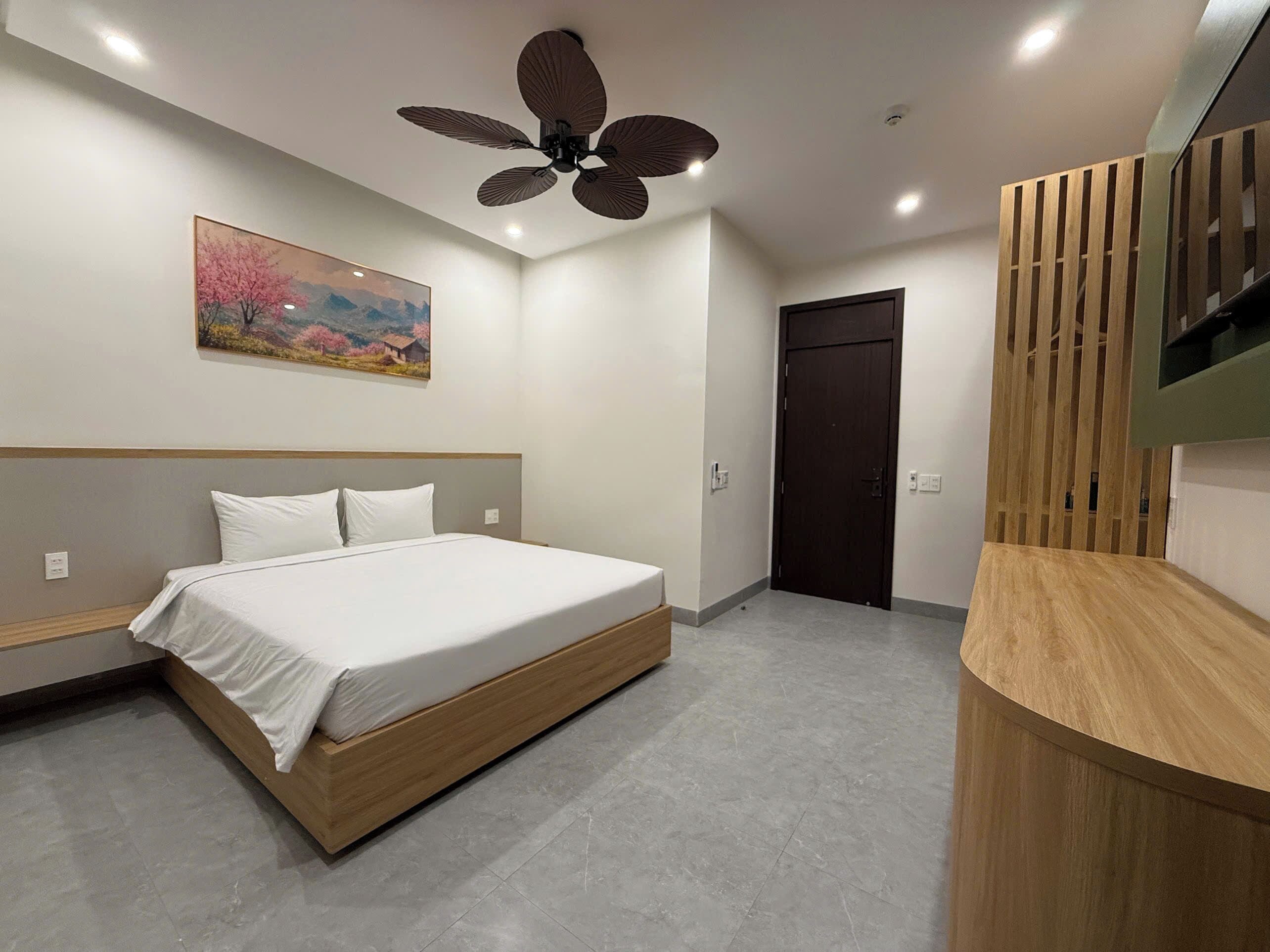 Quarto casal superior, vista para a cidade | Escrivaninha, Wi-Fi de cortesia