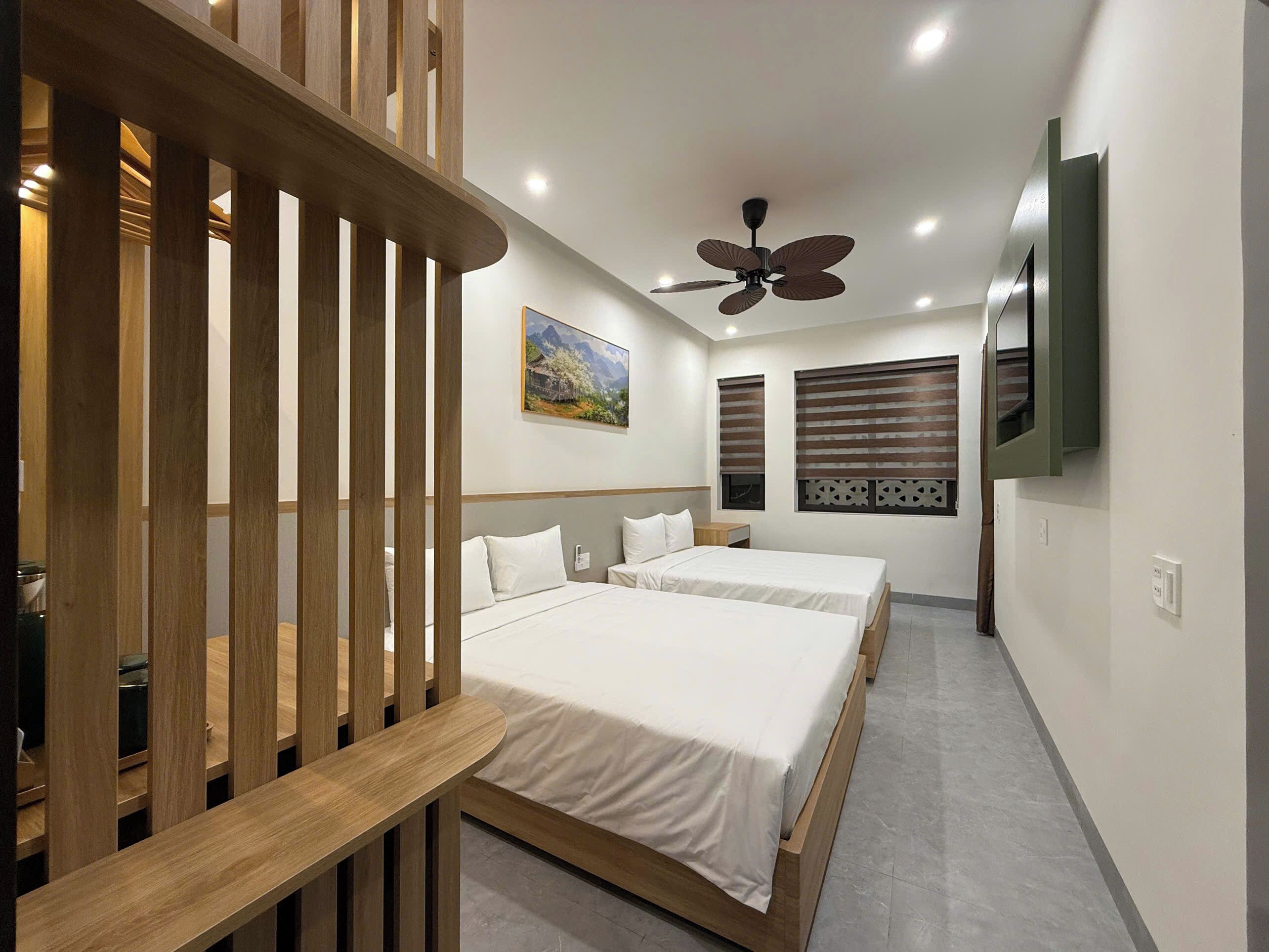 Superior Quadruple Room, City View | Desk, free WiFi